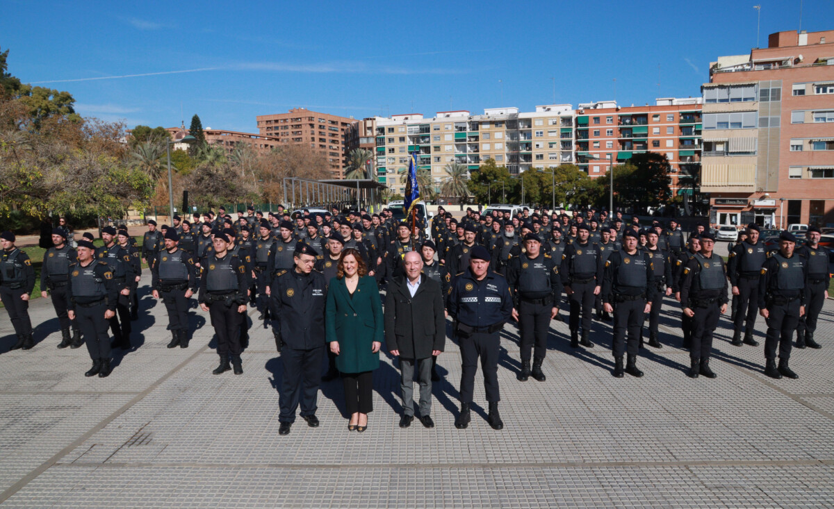 La alcaldesa de Valencia, María José Catalá, asiste a la presentación de la brigada de la USAC de la Policía Local de Valencia